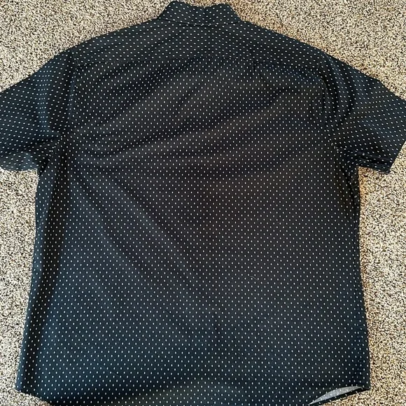 Express short sleeve shirt EUC - Picture 4 of 4